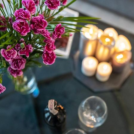 Plac Bankowy Serviced Apartments Warschau Buitenkant foto