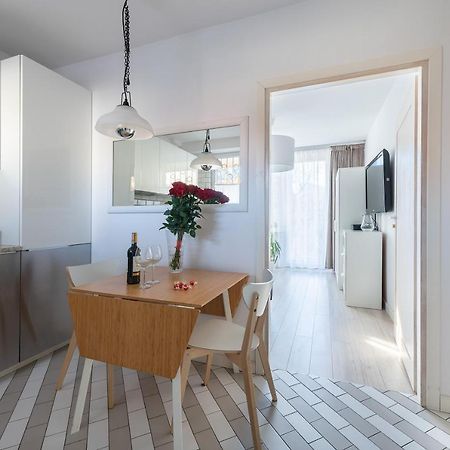 Plac Bankowy Serviced Apartments Warschau Buitenkant foto