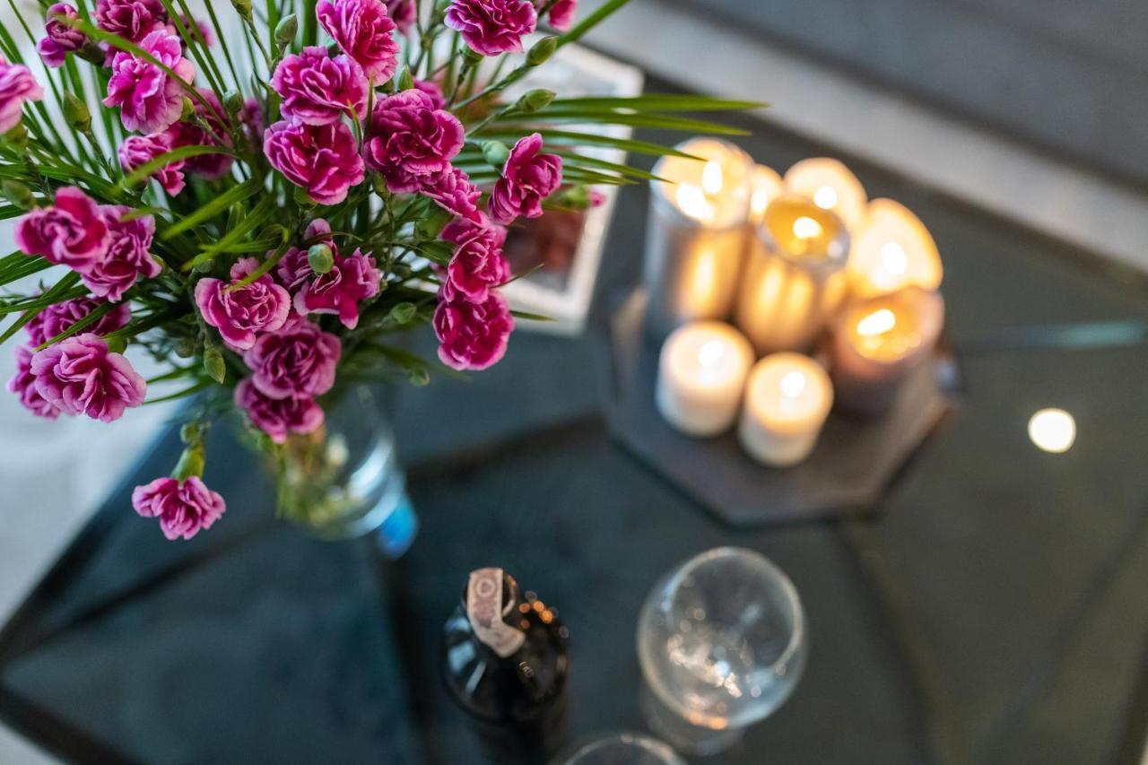 Plac Bankowy Serviced Apartments Warschau Buitenkant foto